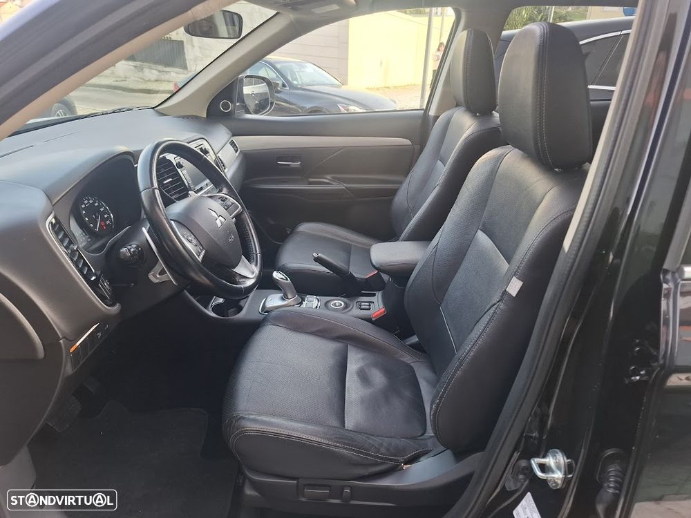 Mitsubishi Outlander - 26