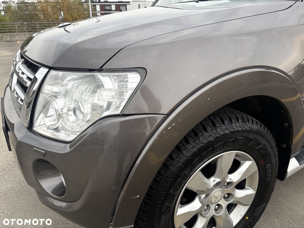 Mitsubishi Pajero - 26