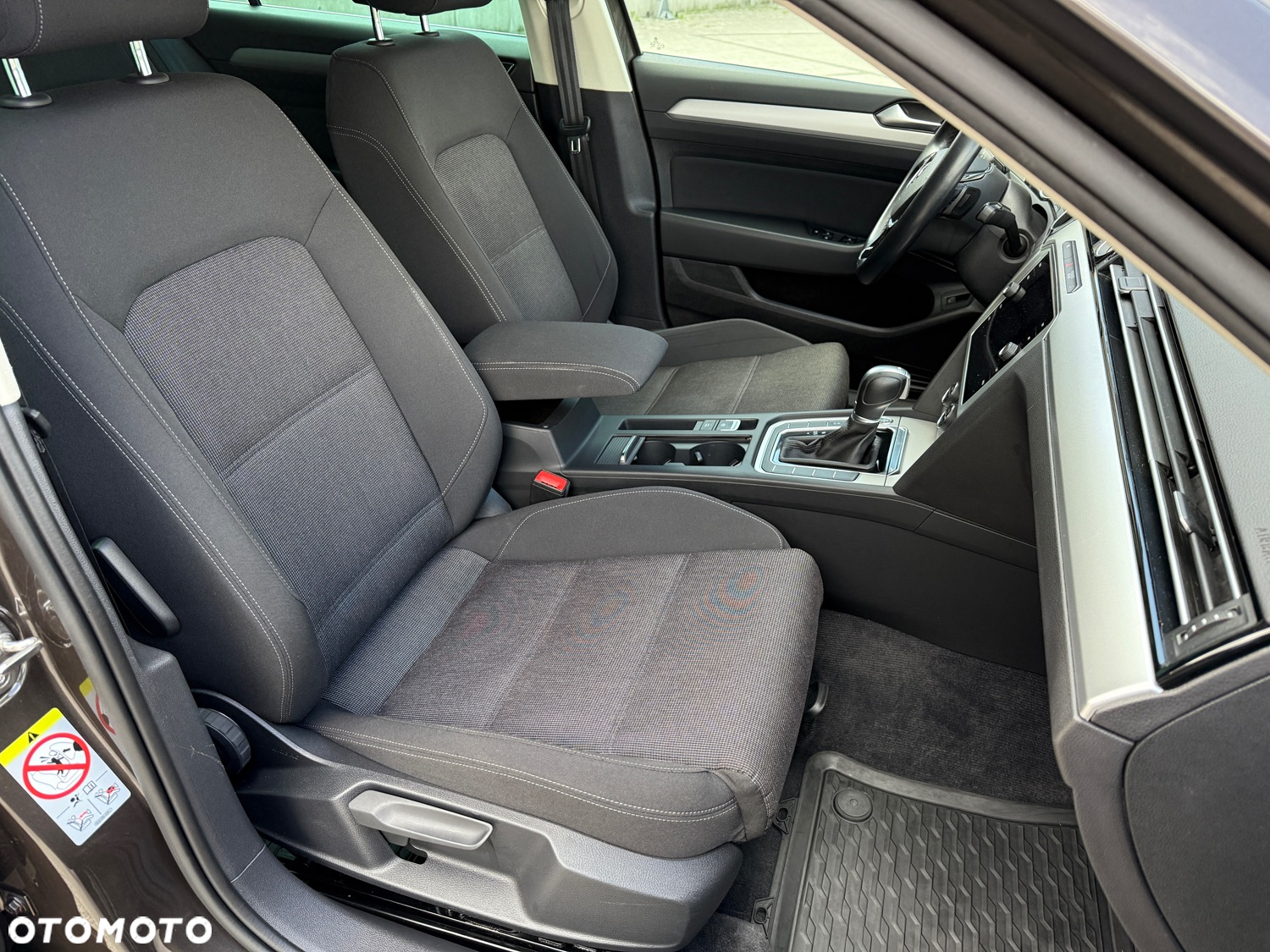 Volkswagen Passat Variant 2.0 TDI SCR DSG Comfortline - 19