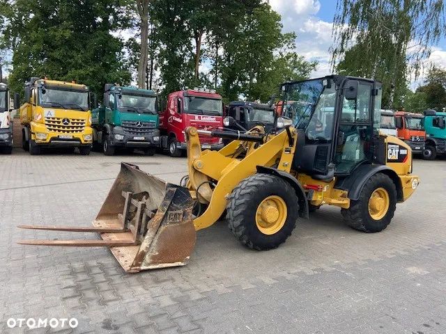 Caterpillar 906M - 1