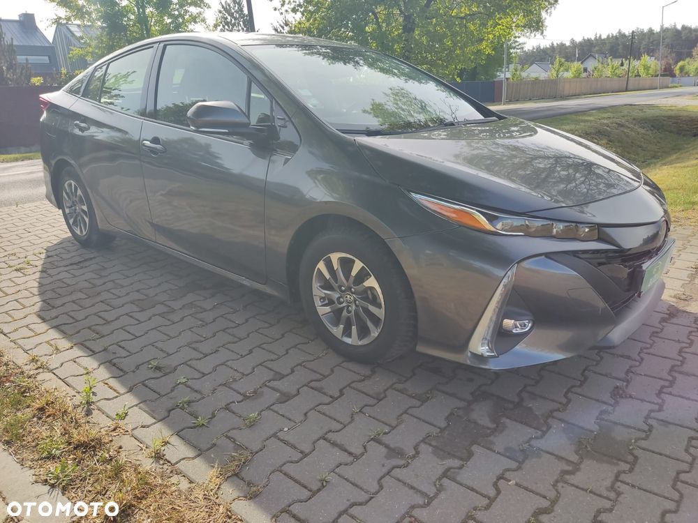 Toyota Prius - 4