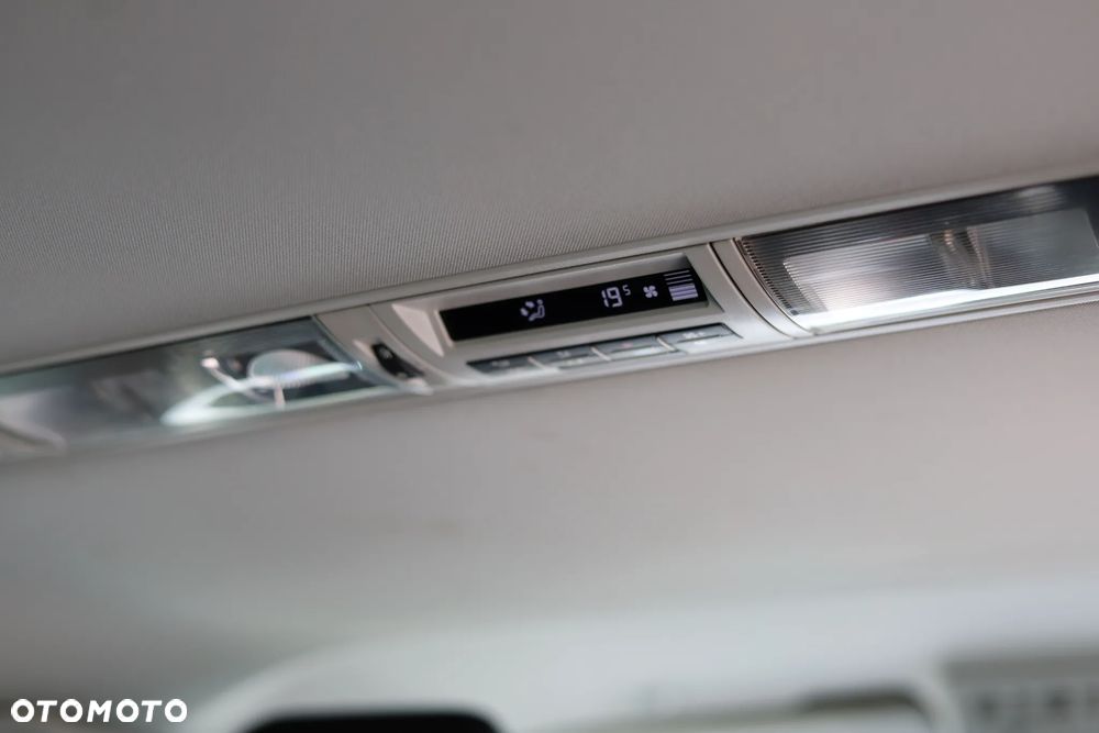 Volkswagen Caravelle 2.0 TDI L1 Highline - 16