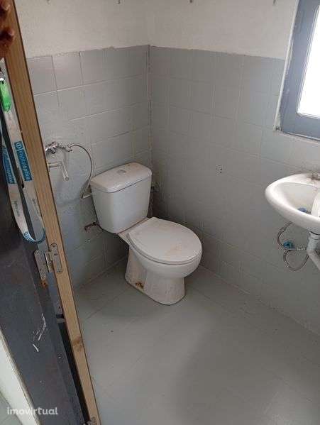 Arrendo moradia em Juncal do Campo - Grande imagem: 3/8