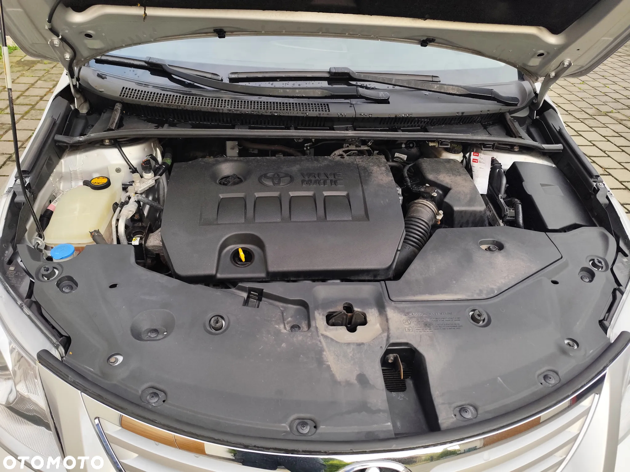 Toyota Avensis 1.6 Active - 16