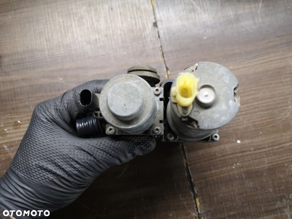 ZAWÓR ELEKTROZAWÓR POMPA WODY BMW E46 E36 X3 E83 2.0d 3.0d 8369807 - 2