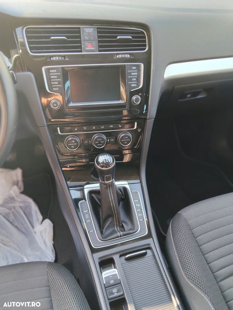 Volkswagen Golf 2.0 BlueTDI Cup - 11