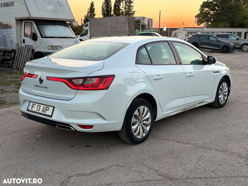 Renault Megane TCE 114 GPF Life - 9