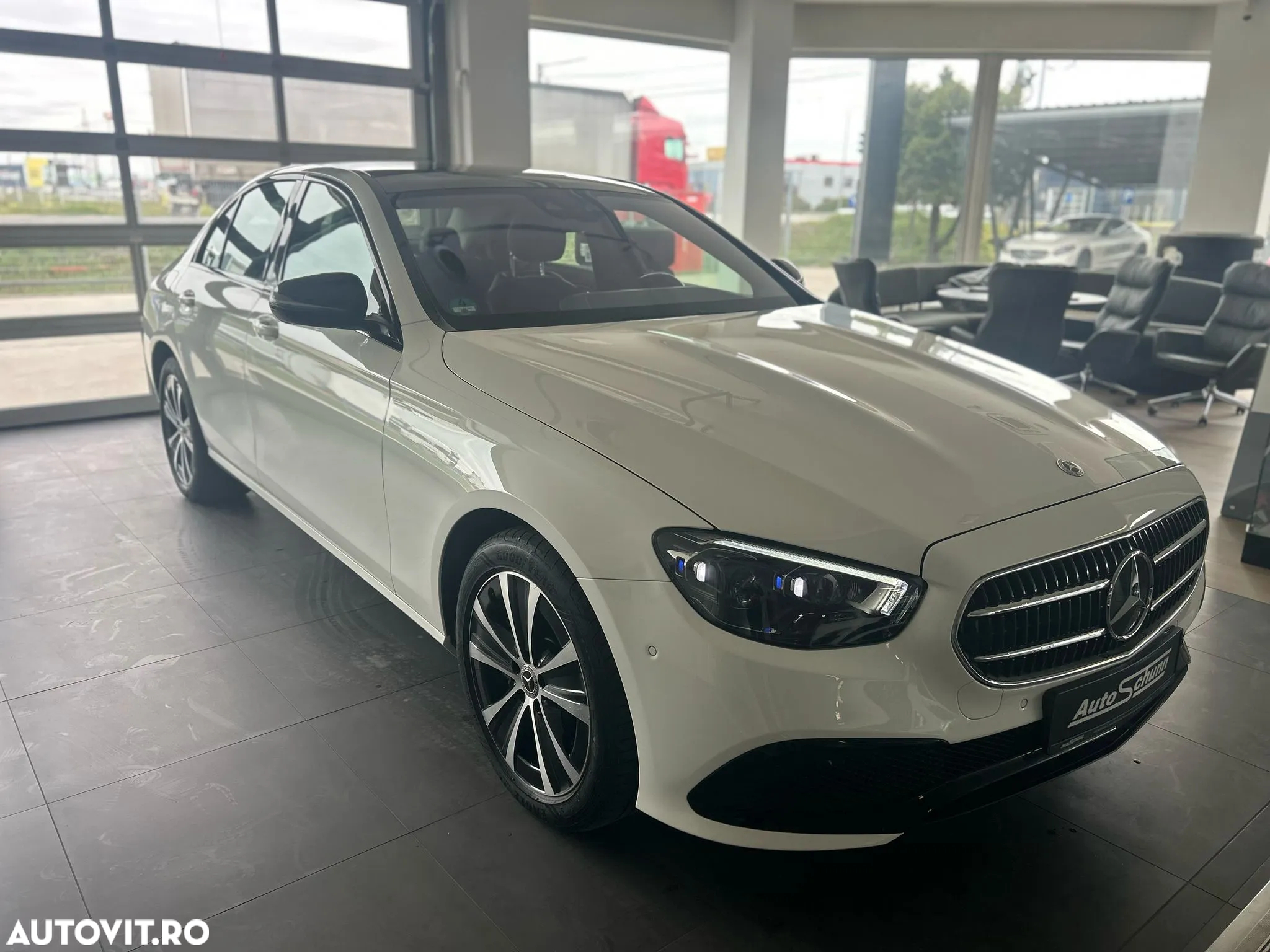 Mercedes-Benz E 300 de 4Matic 9G-TRONIC Avantgarde - 6