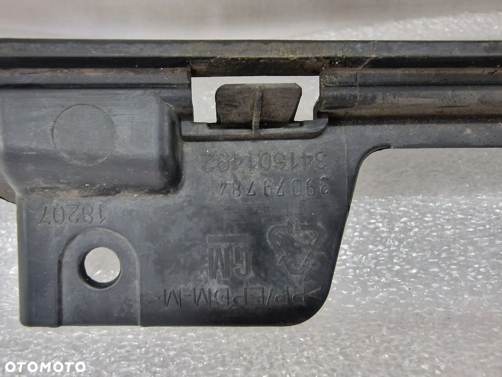 OPEL ZAFIRA C LIFT 16- KRATKA ŚRODKOWA ZDERZAKA PRZEDNIEGO , NR 39079784 / 341601492 , NR AUKCJI NK604 - 10