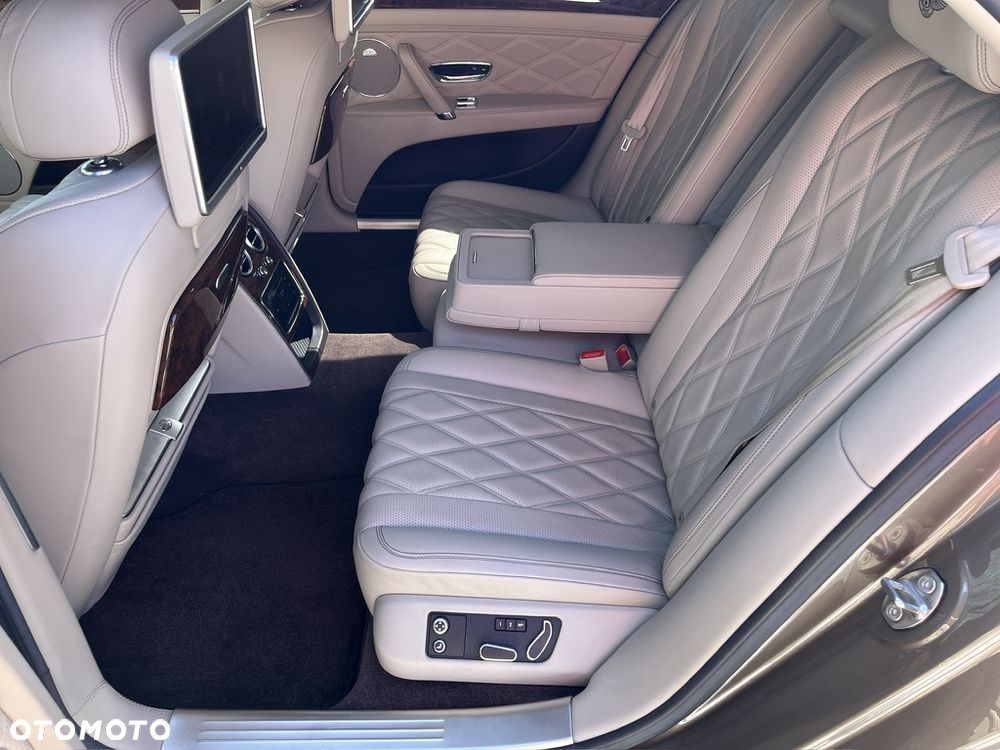 Bentley Flying Spur W12 - 25