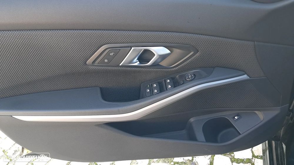 BMW 330 e Corporate Edition Auto - 33