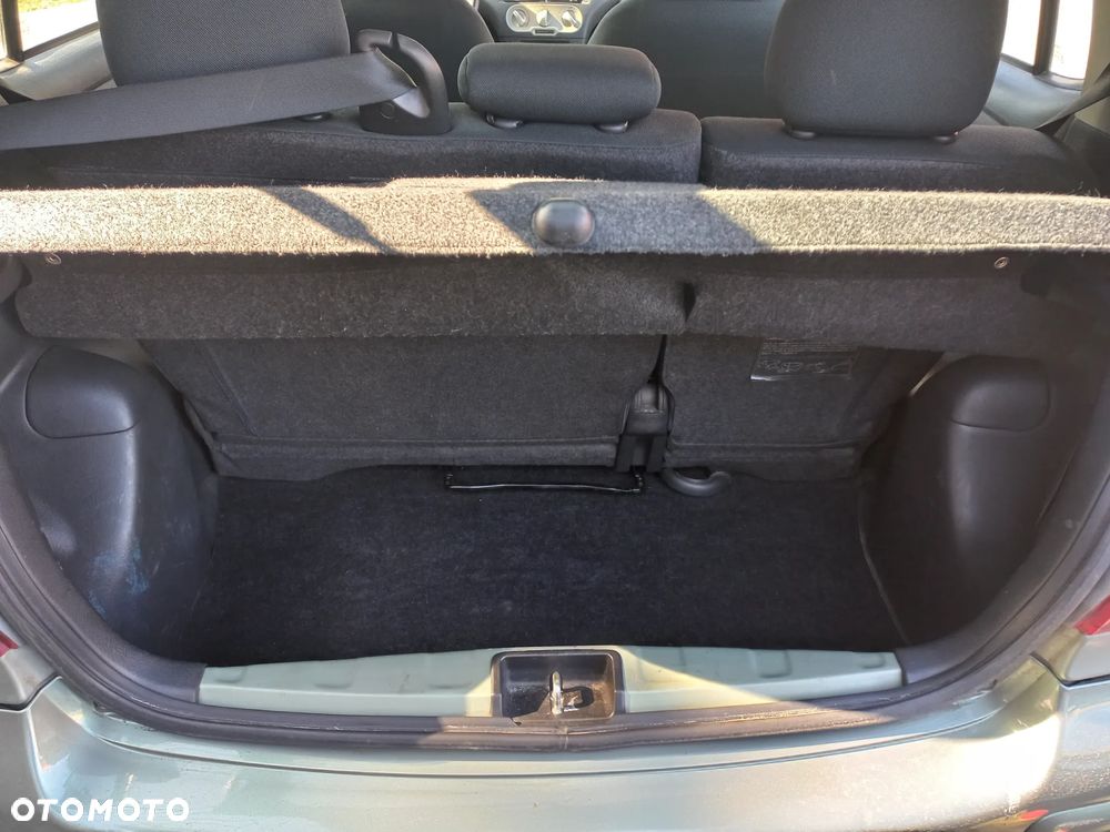 Toyota Yaris 1.0 Base - 13