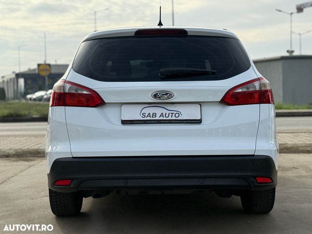 Ford Focus Turnier 1.6 TDCi ECOnetic 88g Start-Stopp-Sy Titanium - 18