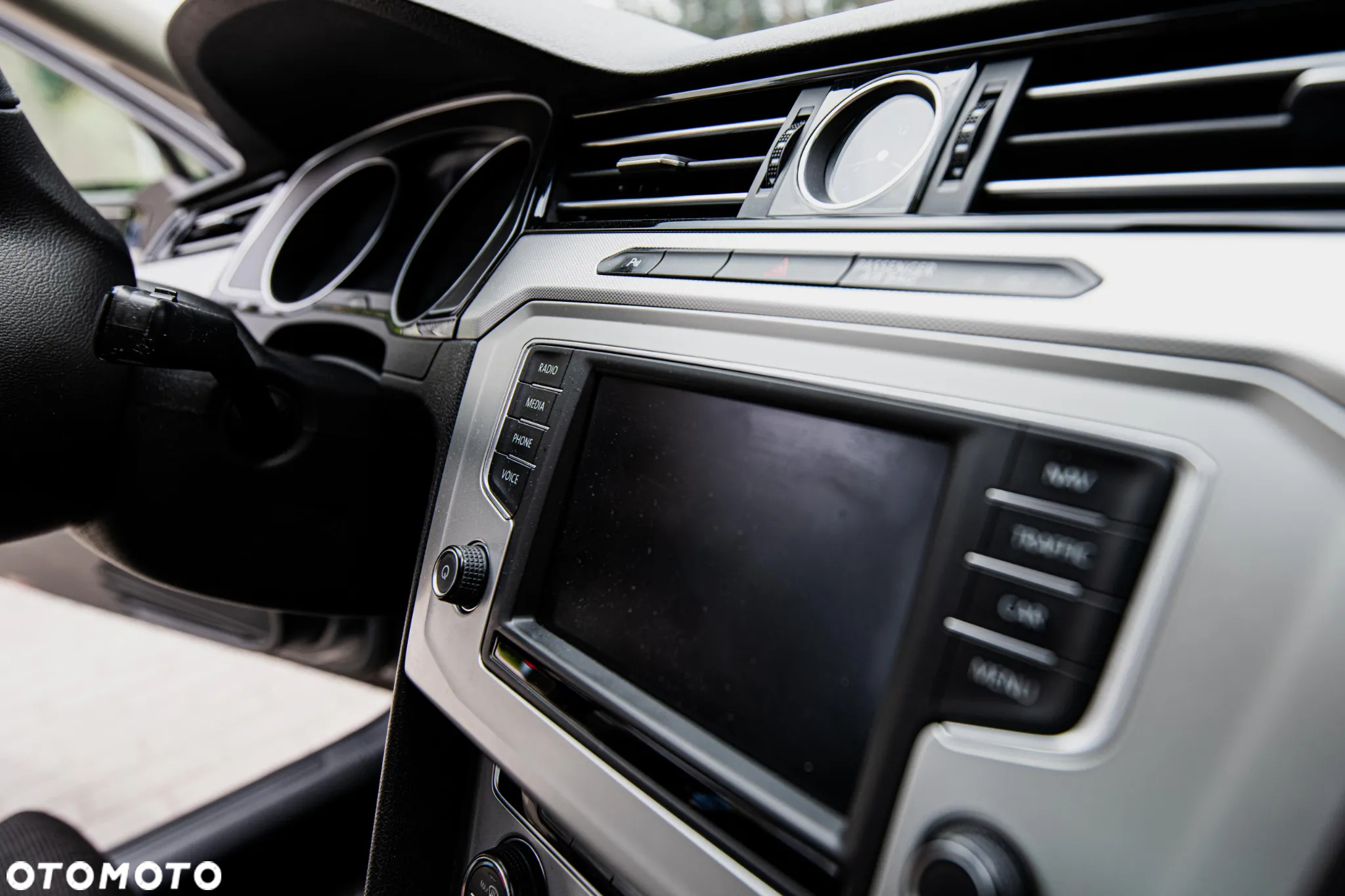 Volkswagen Passat - 14