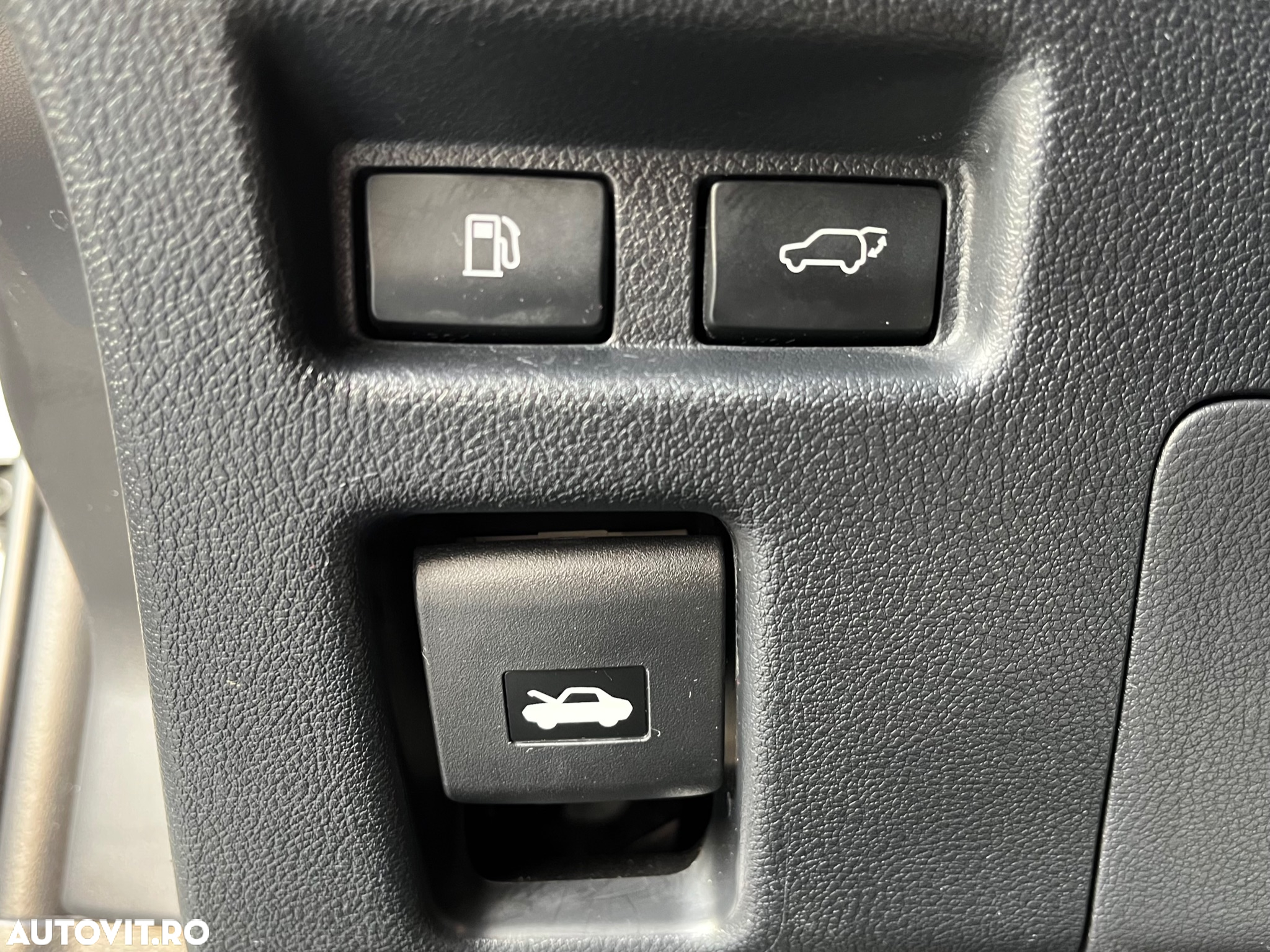 Lexus UX 250h 2.0L HEV 20H- (178 HP) 4X4 CVT Luxury - 20
