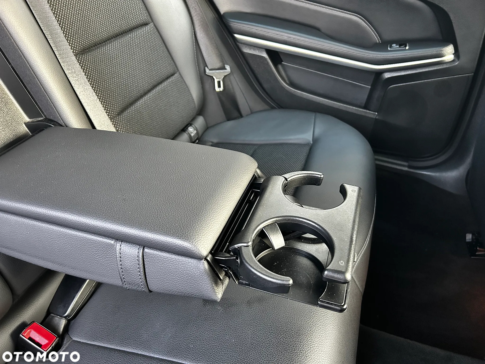 Mercedes-Benz Klasa E 220 BlueTEC 4-Matic Avantgarde - 23