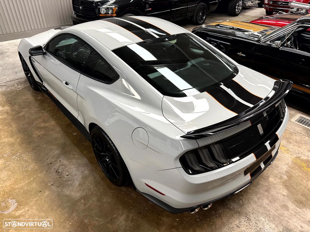 Ford Mustang - 18