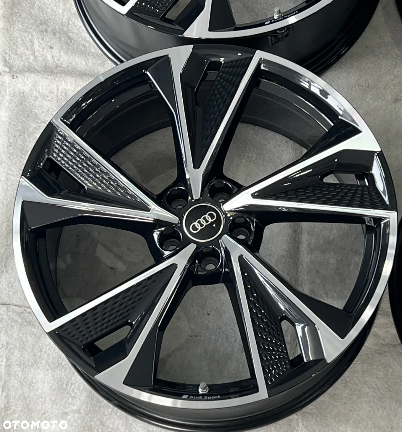 Felgi Audi A6 C8 Najnowszy model 21'' S-line łuska - 3