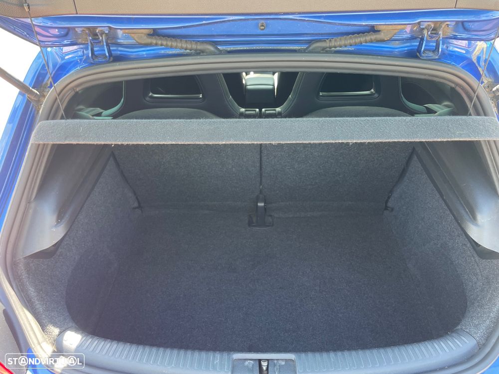 VW Scirocco 2.0 TDI Sport DSG - 17