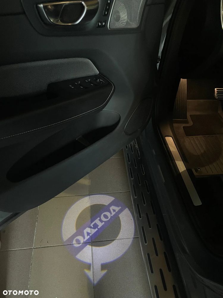 Volvo XC 60 T8 AWD Recharge Plus Dark - 17