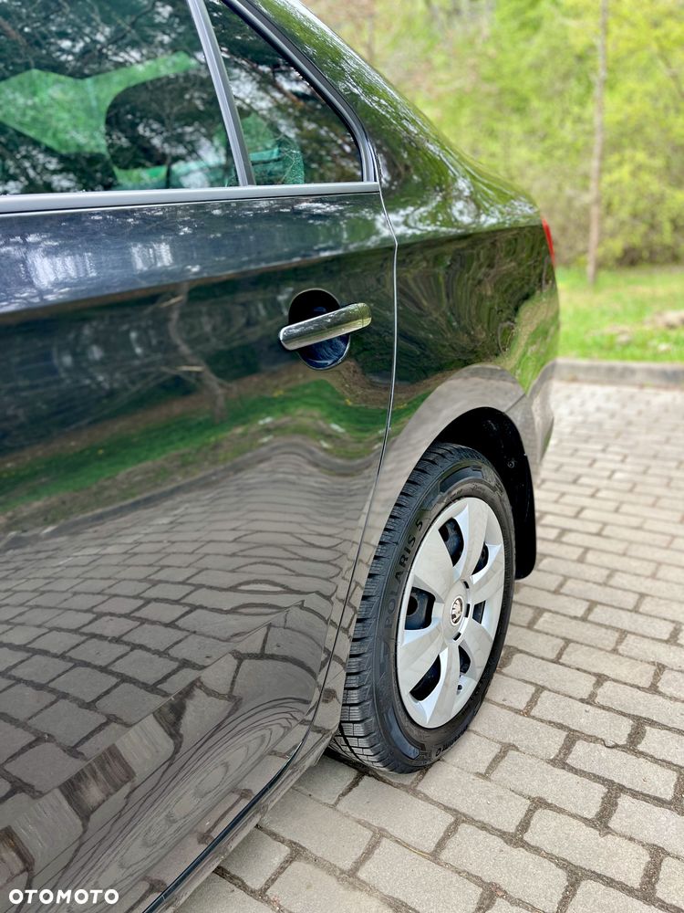 Skoda RAPID 1.2 TSI Ambition - 14