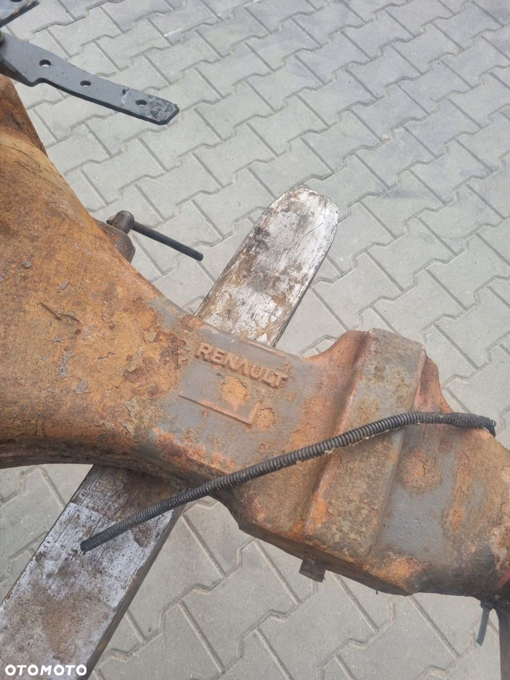 OBUDOWA WKŁAD GŁÓWKA MOSTU POCHWA OŚ TYLNA RENAULT MIDLUM DCI 180 R 17.5 - 7
