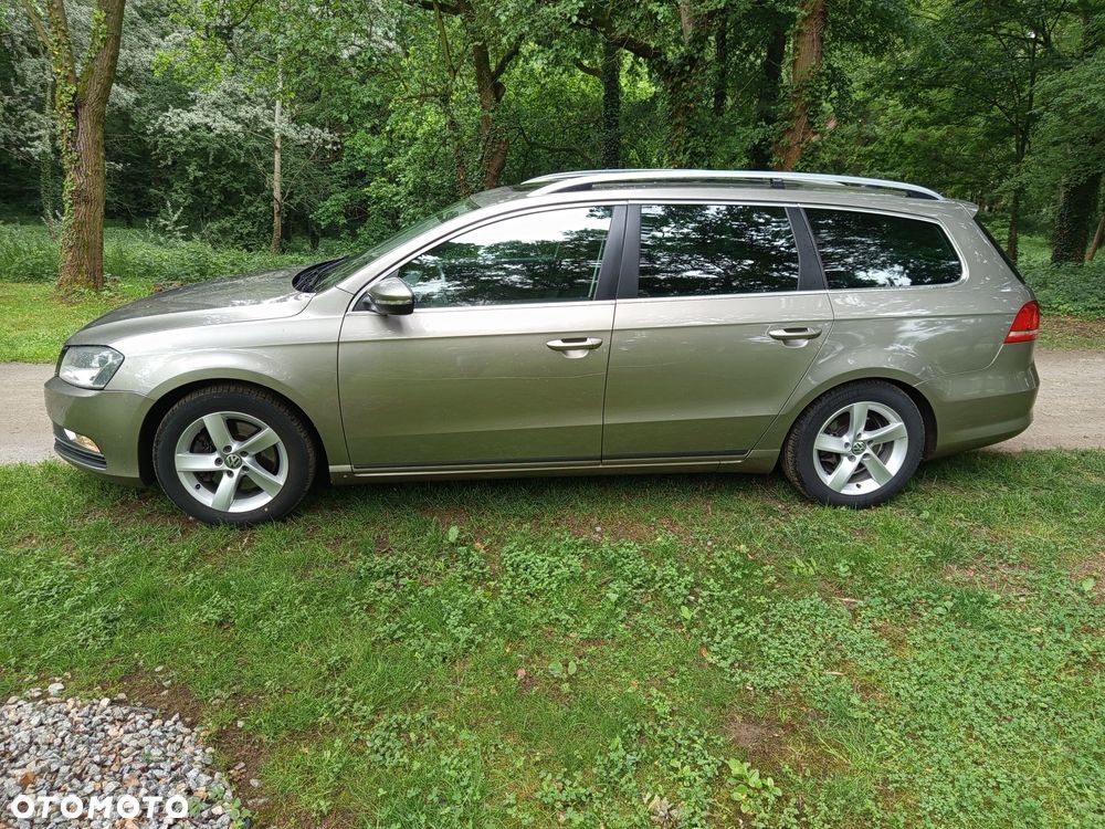Volkswagen Passat - 4