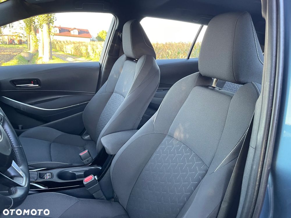 Toyota Corolla 1.8 Hybrid Executive - 16