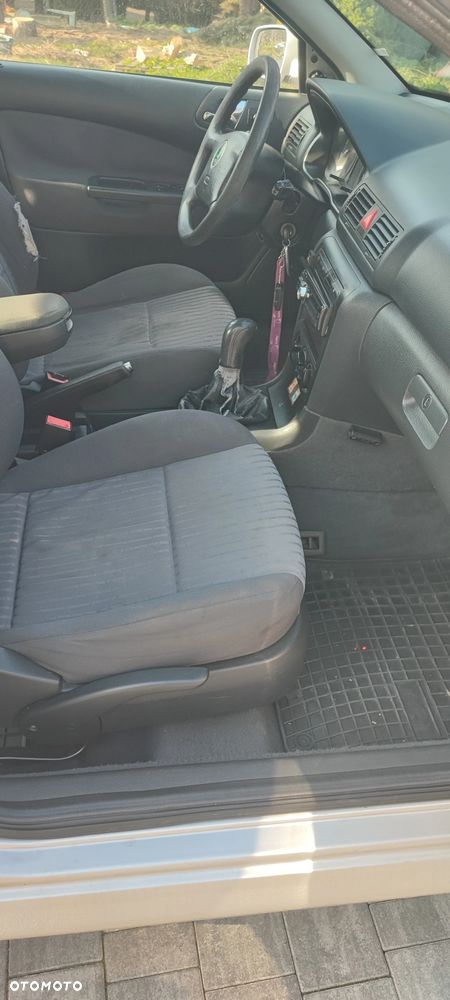 Skoda Octavia 1.8T Elegance - 15