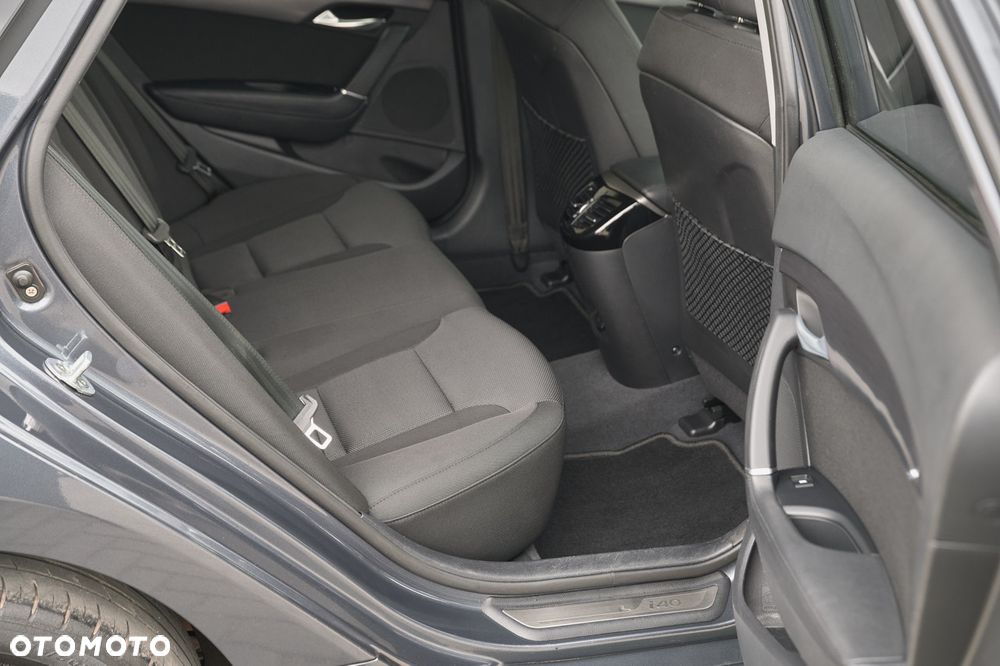 Hyundai i40 Kombi 1.7 CRDi DCT Premium - 25