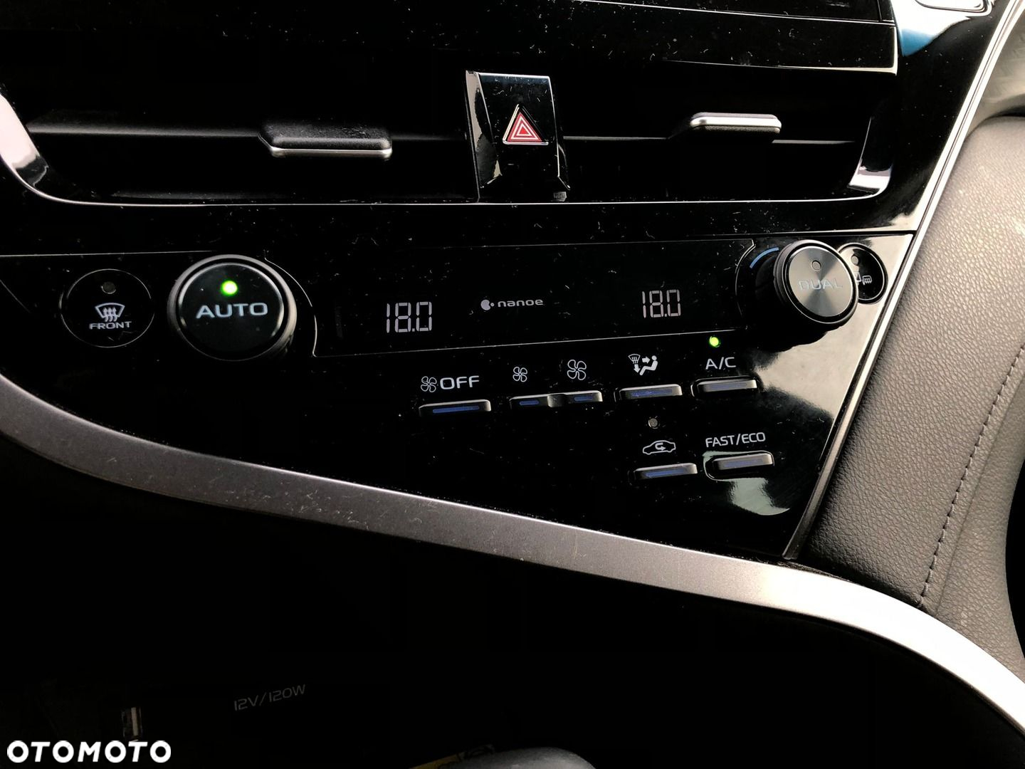 Toyota Camry - 18
