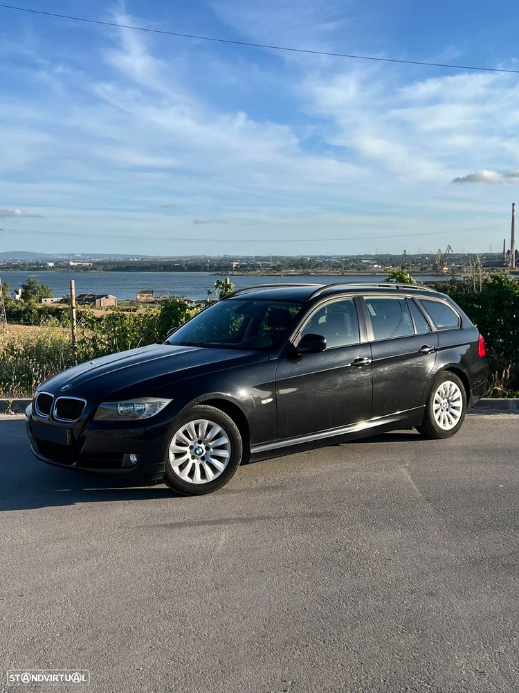 BMW 320 d Dynamic - 24