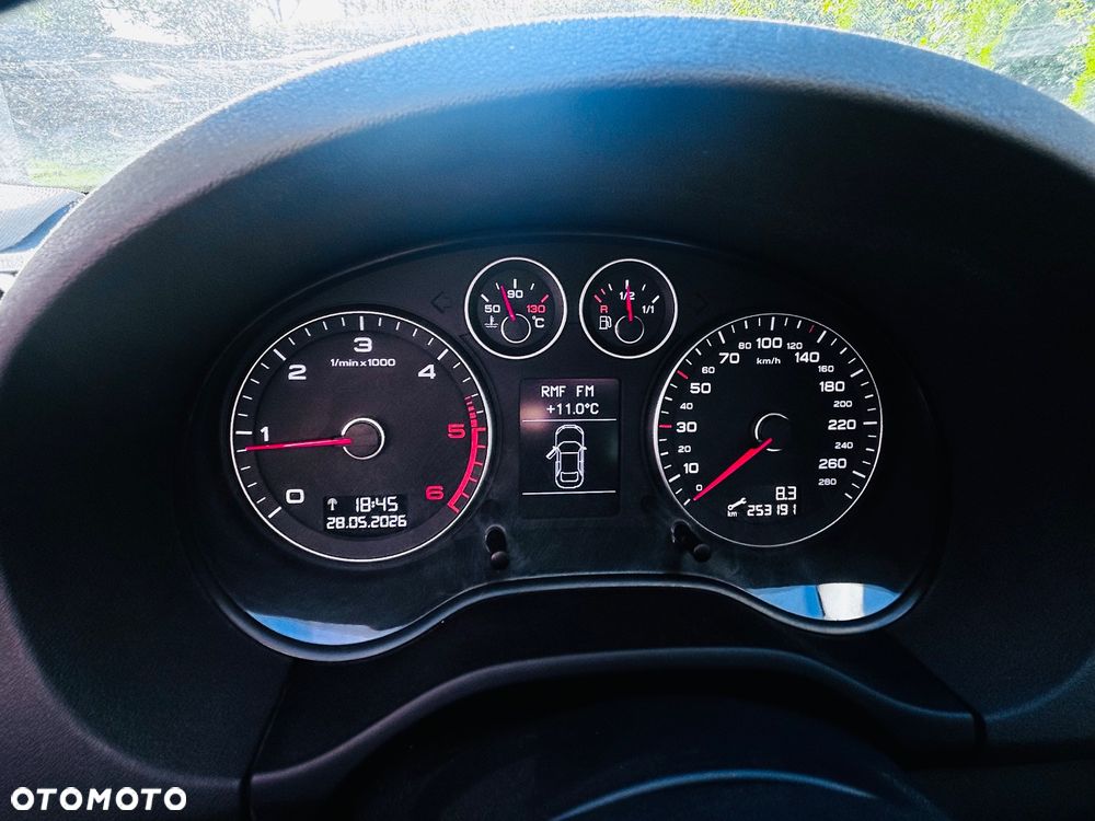 Audi A3 Sportback 1.6 TDI DPF Attraction - 8