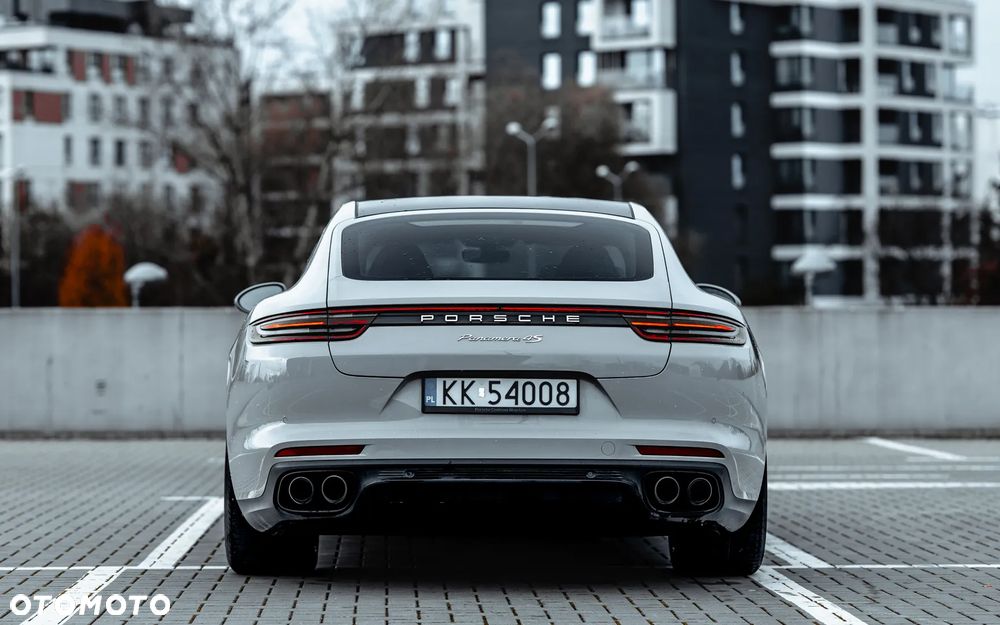 Porsche Panamera 4S - 3