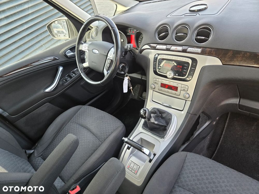 Ford Galaxy 2.0 Concept - 16