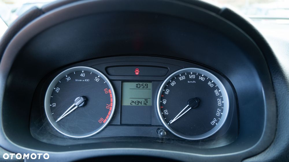 Skoda Fabia - 10