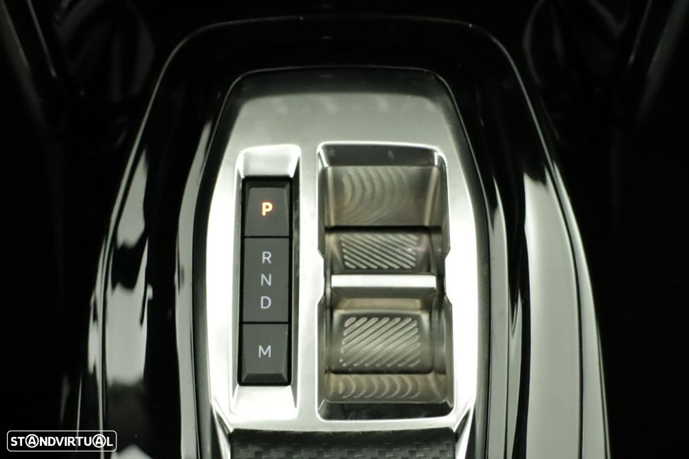 Peugeot 2008 1.2 PureTech Allure EAT8 - 14