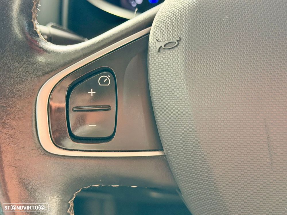 Renault Clio 1.2 TCe Initiale Paris EDC - 19