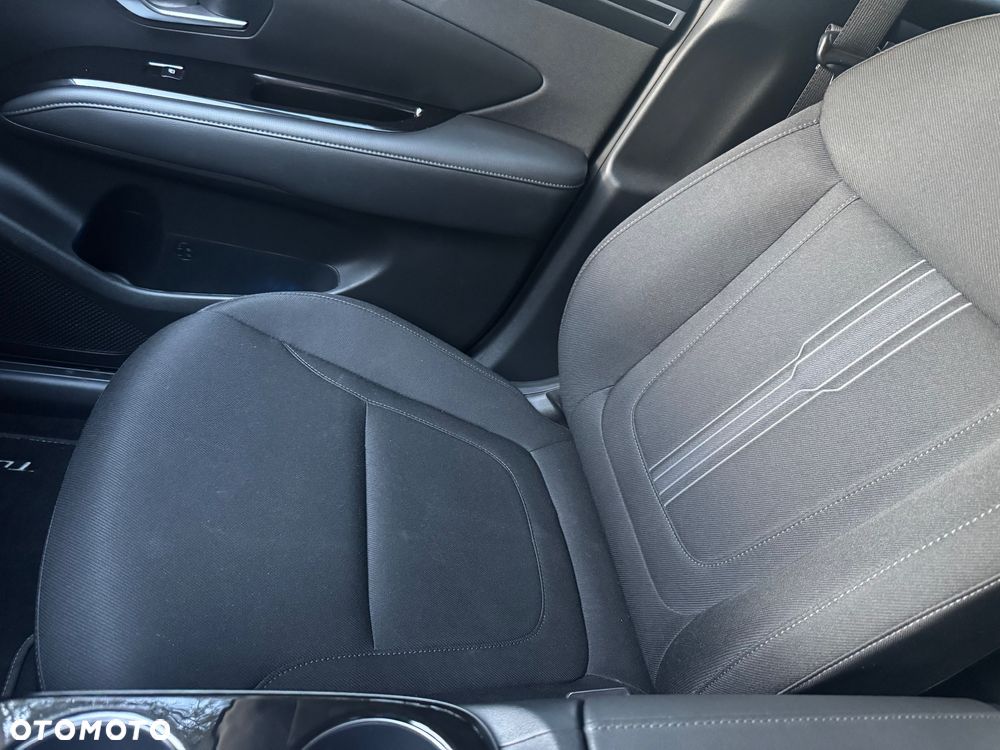 Hyundai Tucson 1.6 T-GDi HEV Executive 2WD - 27
