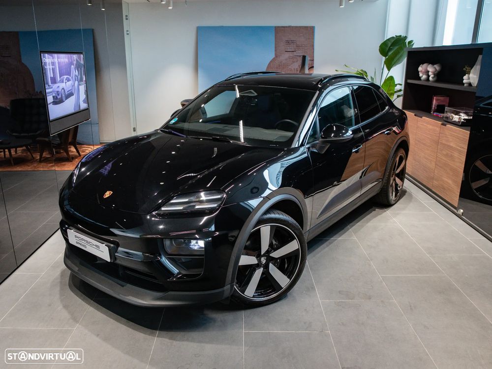 Porsche Macan Electric 4 - 5