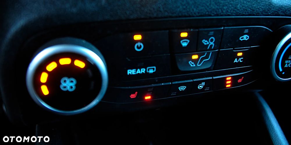 Ford Focus 2.0 EcoBlue Active Business - 16