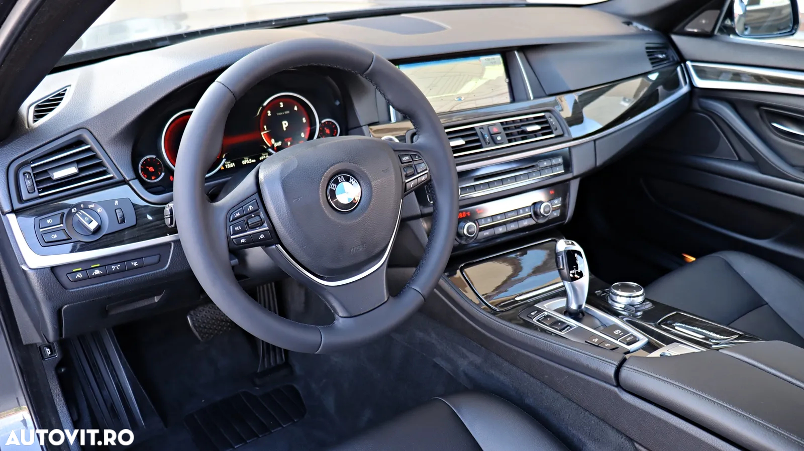 BMW Seria 5 525d Touring Aut. Luxury Line - 17