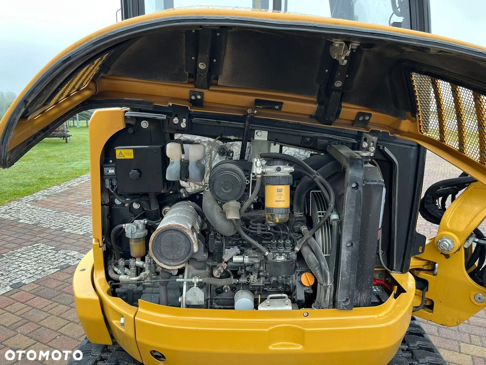 Caterpillar 302.7 - 12