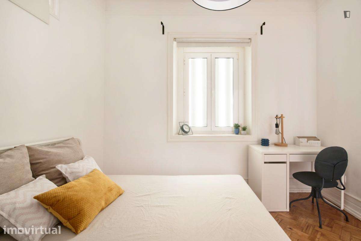 Quarto - localizado em Marquês de Pombal Lisbon - Grande imagem: 3/13