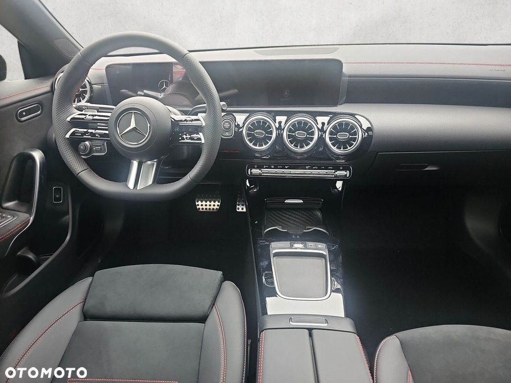 Mercedes-Benz CLA - 13