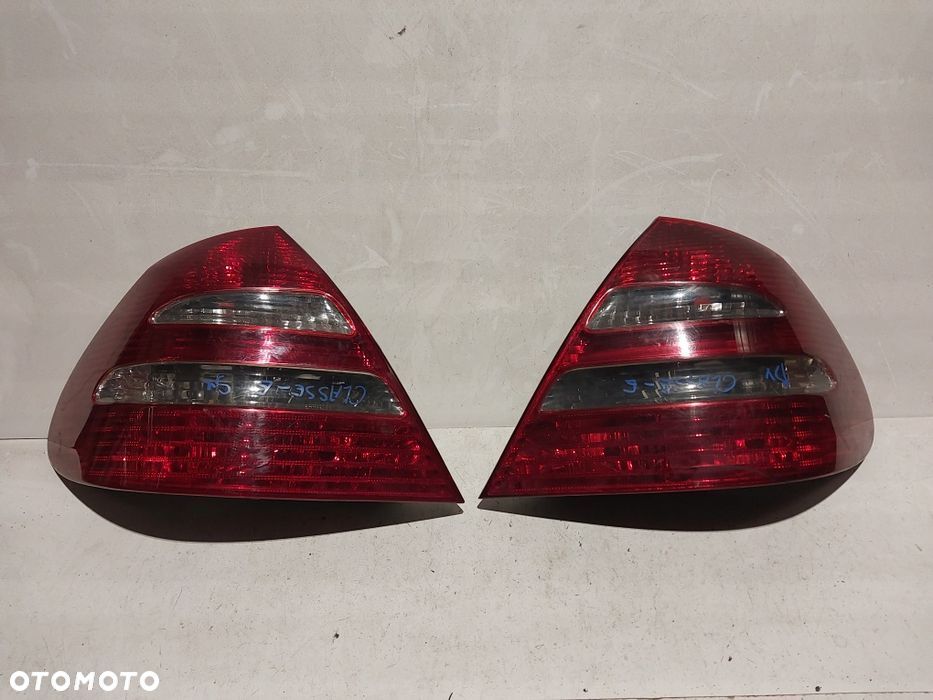 Mercedes w211 w 211 e klasa sedan prawa lewa tylna lampa prawy lewy