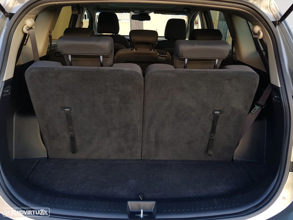 Kia Carens 1.7 CRDi 141 Edition 7 - 8
