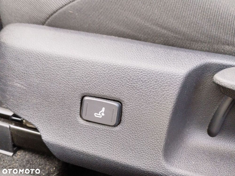 Toyota Corolla 1.8 Hybrid Comfort - 23