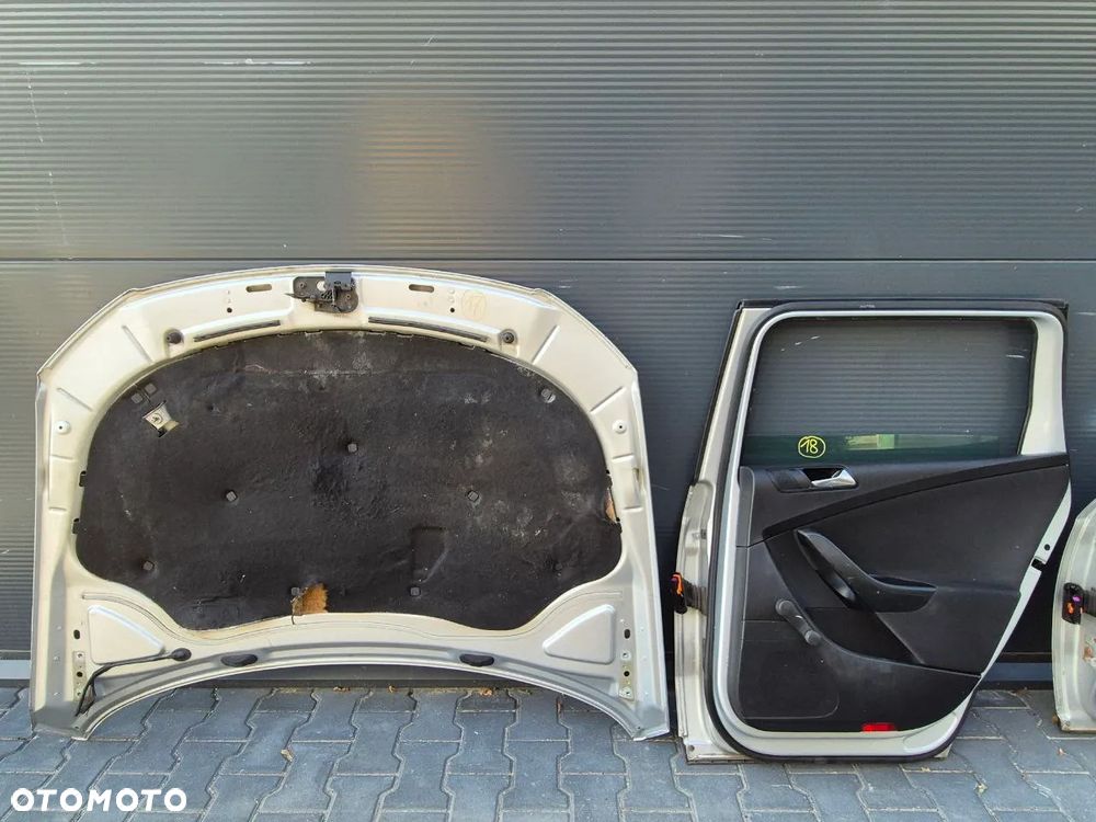 VW PASSAT B6 DRZWI / KLAPA BAGAŻNIKA / BŁOTNIK / MASKA / DESKA ROZDZIELCZA BIAŁE / CZARNE - 38