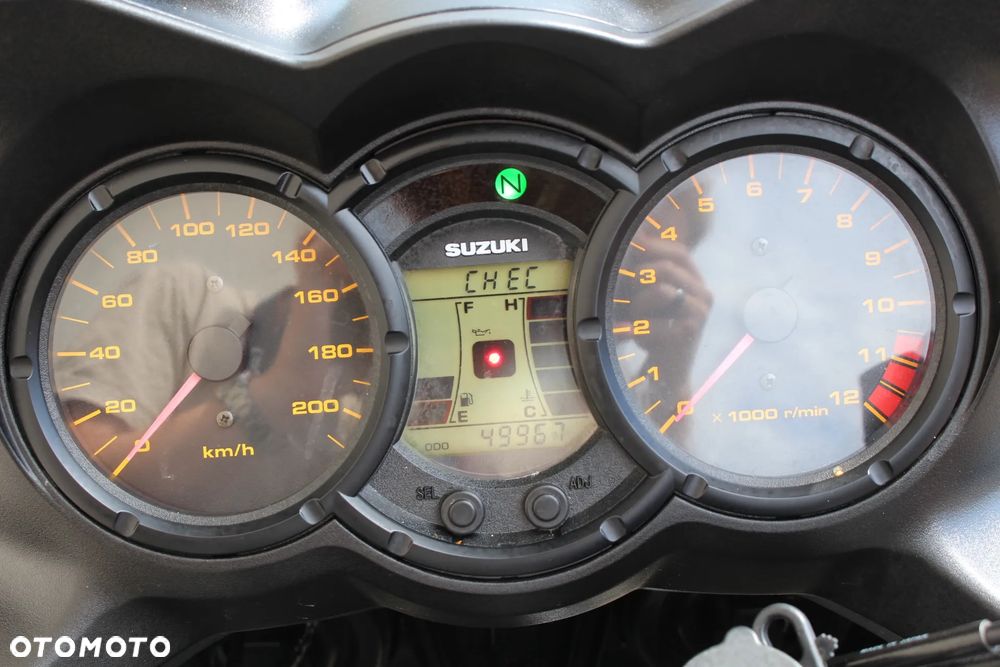 Suzuki V-STROM - 9